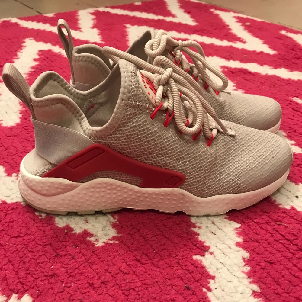 Brand New Nike Air Huarache Ultra - Size 6.5